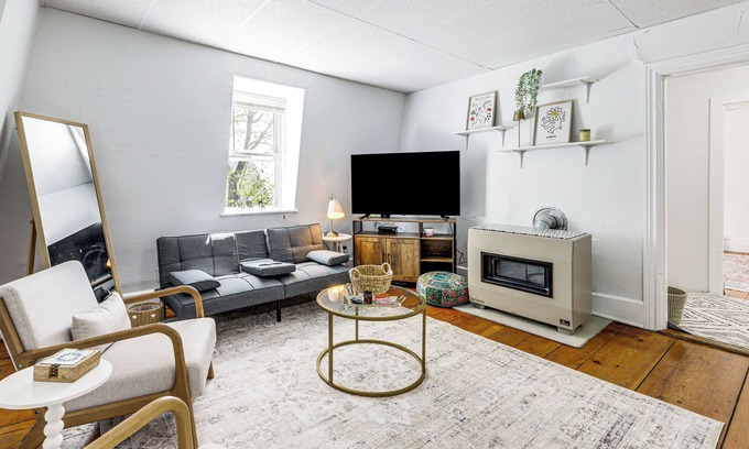 Worcester Apartment | Explore Dtwn, Parks & Colleges: Cozy Worcester Apt