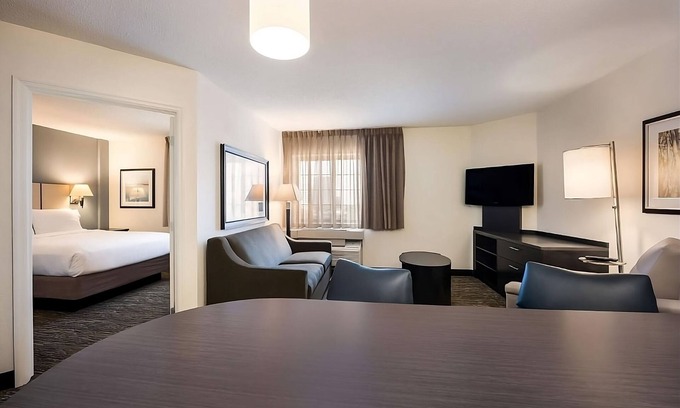 Gateway Apartment | Explore More of Austin, TX! Spacious 1BR Suite with Kitchen, Pets are Allowed!