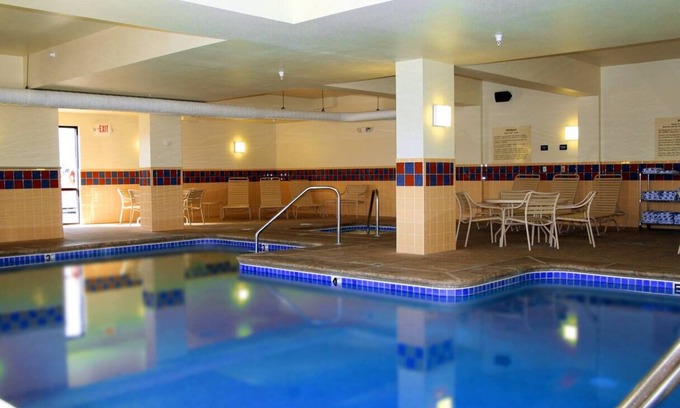 Kingman Hotel | Explore Route 66: Near I-40 Stay with Breakfast & Fitness Center | 2 Units