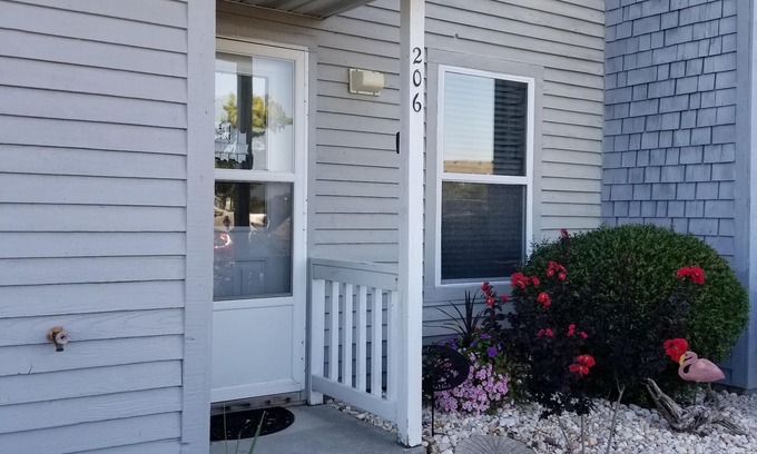 Kitty Hawk House | Explore the Outer Banks from Your Windswept Hideaway!