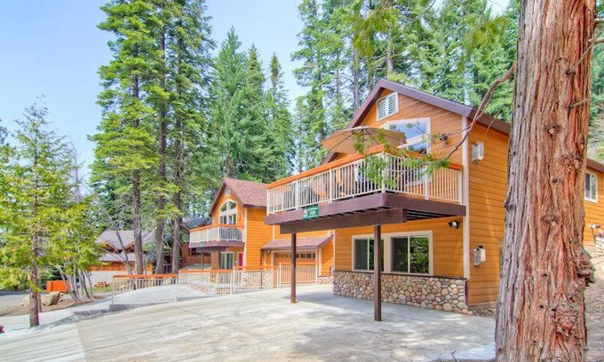 Yosemite National Park House | Explorers Retreat