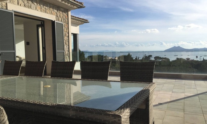 Puerto de Pollensa Villa | Exquisite, luxury villa with breathtaking panoramic coastal and mountain views