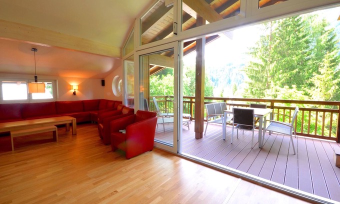 Bad Gastein Apartment | Exquisite penthouse with large balcony in superb location; whirlpool in winter