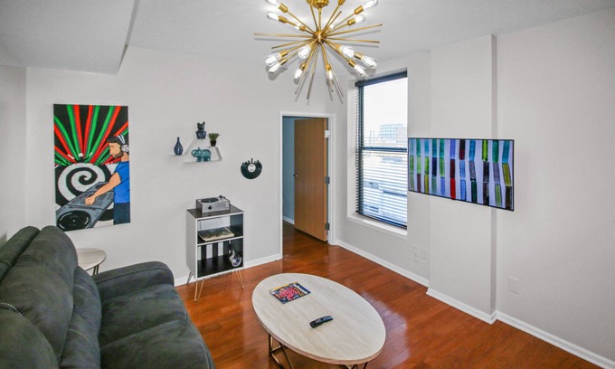 Downtown Indianapolis Condo | Exquisite Top Floor Condo in the Heart of Downtown Indy