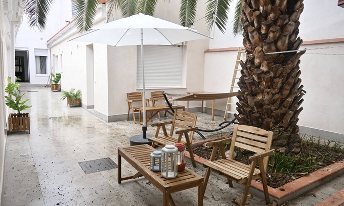 San Diego Apartment | Exquisito Estudio con Cama en Mezanine y Encantador Patio Compartido MPE35B