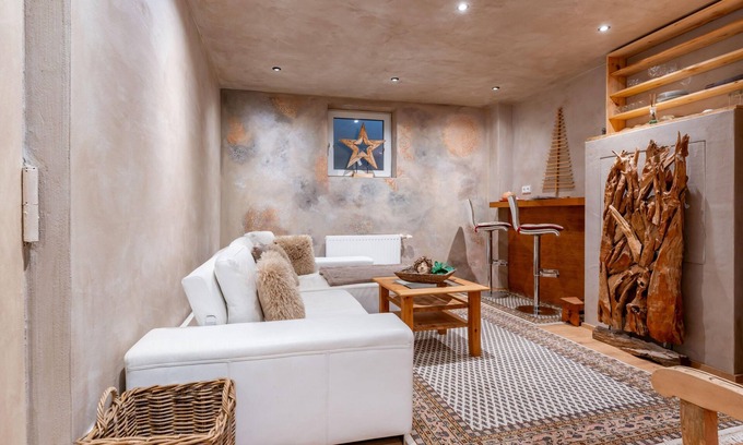 Schonbach Apartment | Extremely tasteful flat with sauna