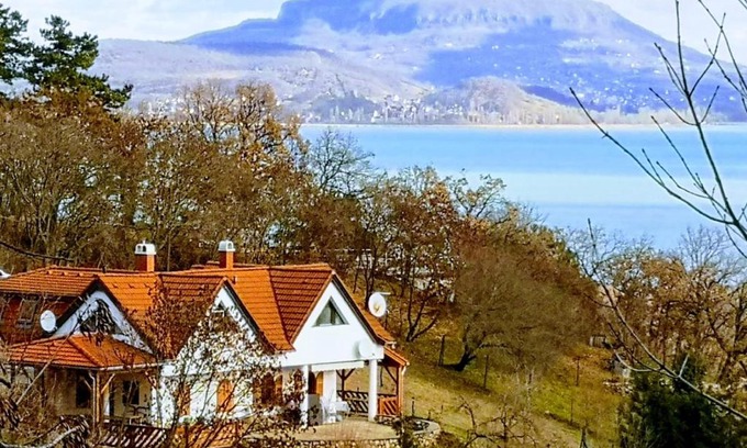 Balatongyorok House | Ezüsthíd Apartman