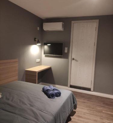 Gadong Hotel | EZ Cabins