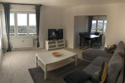 Devant-les-Ponts Apartment | F2 65m2 parking privé avec une belle vue