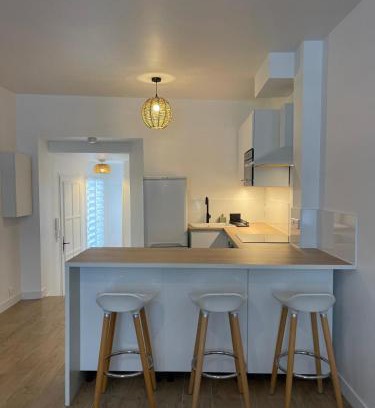 Epernon Apartment | F2 idéalement situé au centre d'Epernon