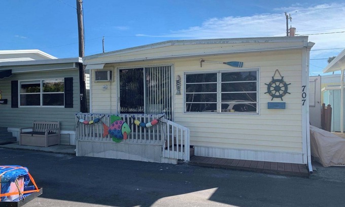 Bradenton Beach House | Fabulous 2-bedroom Anna Maria Island home with AC in Bradenton Beach