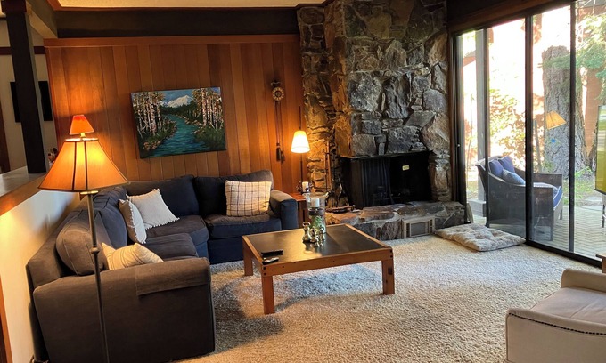 Tahoe Sierra Estates Condo | Fabulous 4 Bedroom Tavern Shores with Lakefront Views