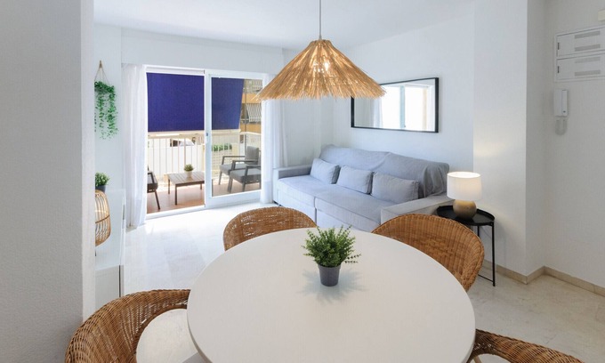 Grao de Gandia Apartment | Fabulous and with charm, a few meters from the beach. A/C and free wifi. Terrace with sea views