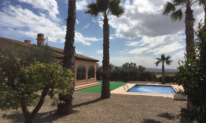 Hacienda del Alamo Villa | Fabulous Frontline Villa with Pool on 13th Tee