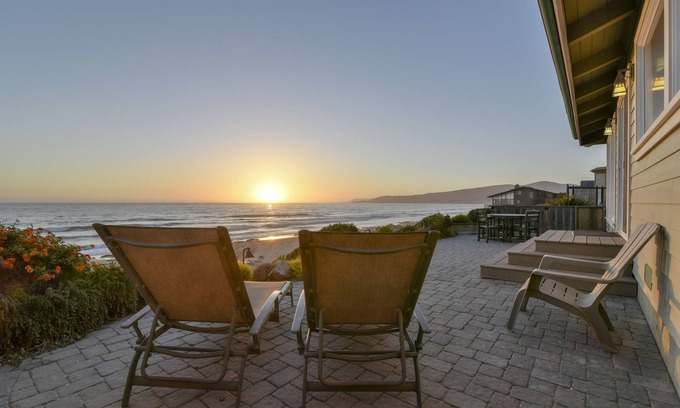 Cayucos House | Fabulous Oceanfront Cayucos Getaway, Steps to the Beach All the Comforts of Home