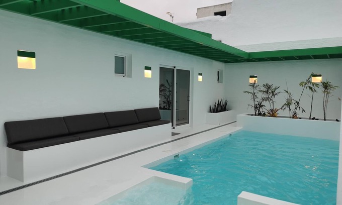 Tiagua Cottage | Fabulous two bedroom country villa with pool and jacuzzi, free parking & BBQ