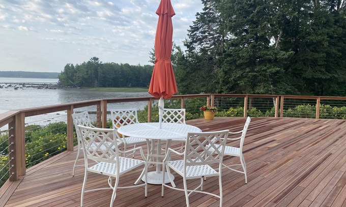 Brooklin Cottage | Fabulous Waterfront Cottage for Two