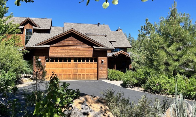 Truckee House | Fabulous Winter/Summer Resort Townhome in Tahoe