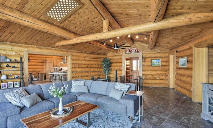 Fairbanks Cabin | Fairbanks Log Cabin w/ Waterfront Deck & Views!