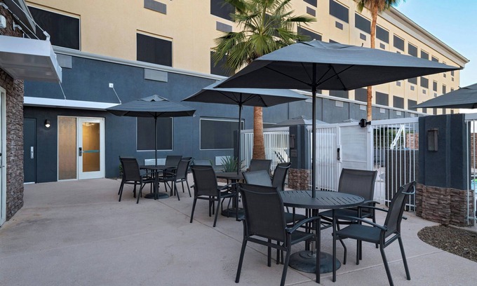 Ahwatukee Foothills Hotel | Fairfield by Marriott Inn & Suites Phoenix West Chandler