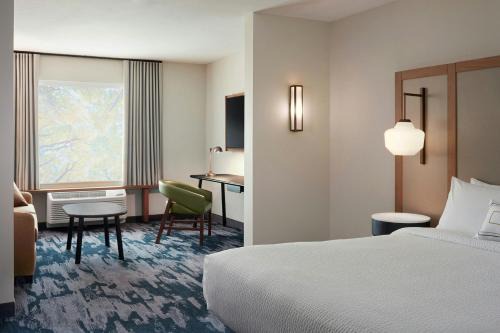 Alpharetta Hotel | Fairfield by Marriott Inn & Suites Alpharetta Avalon Area