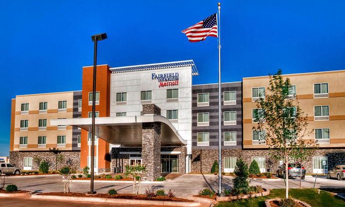 Yukon Hotel | Fairfield Inn and Suites Oklahoma City Yukon
