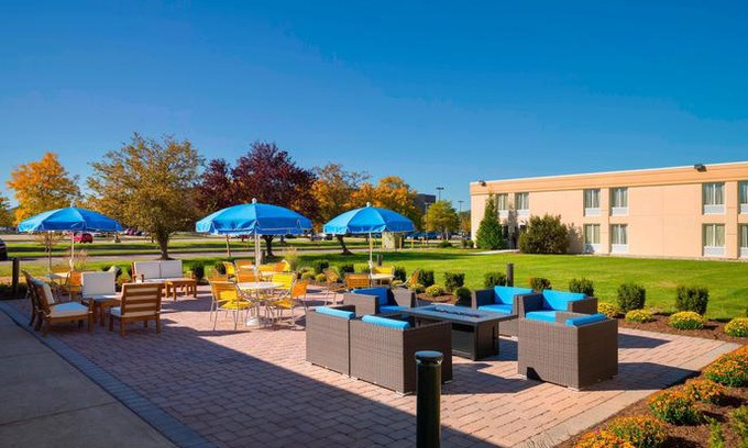 Fort Lee - Paramus Hotel | Fairfield Inn & Suites by Marriott Paramus