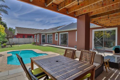Cape Town House | Fairview Crescent 03 by CTHA