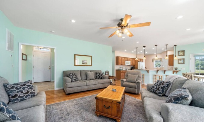 Captain's Cove House | Fairway Stay - Gorgeous Golf Course Home!