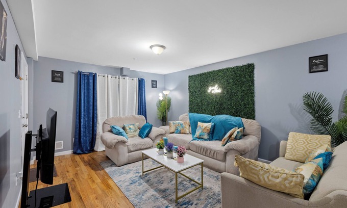 Newark Apartment | Faith's Spacious 3-Bed 2-Bath with City Access 10 Mins to EWR Prudential Center!