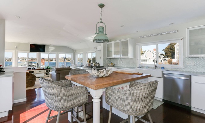 Pocasset House | Fall and Winter Reduced Rates!