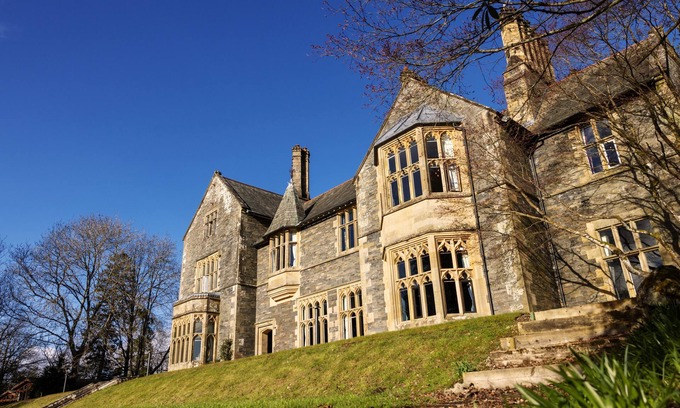 Bowness-on-Windermere House | Fallbarrow Hall - Large House with garden, ideal for families