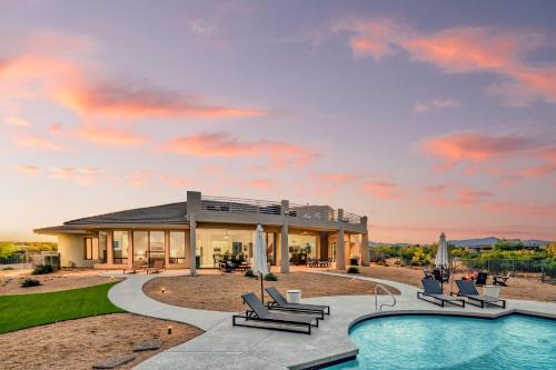 Rio Verde Foothills House | Fallbrook by AvantStay Secluded Home on 40acres wPool Rooftop Trails