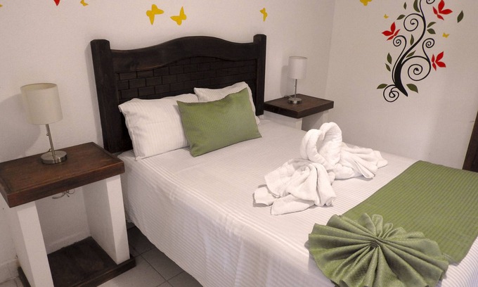 De Guadalupe Hotel | Family & Pet Friendly Hotel/Clean Rooms/Private Bathroom/Cable TV & WiFi