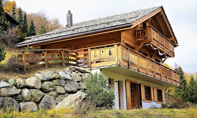 Saclentse Ski Chalet | FAMILY CHALET, NEW, QUIET, VIEW, BETWEEN NENDAZ AND SIVIEZ, HEART OF 4 VALLEYS