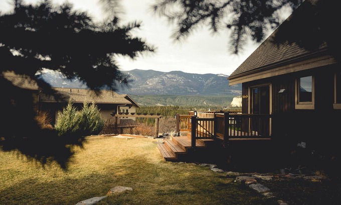 East Kootenay Cottage | Family Cottage Located in the Heart of Fairmont Hot Spring
