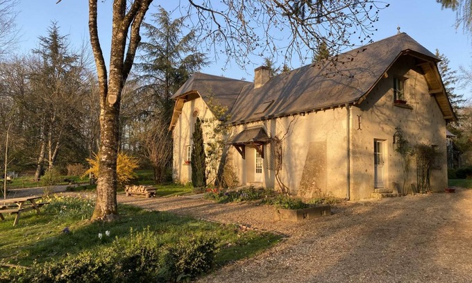 Souvigny-de-Touraine Cottage | Family-Friendly Cottage with Fireplace, Forest, and Playground near Amboise