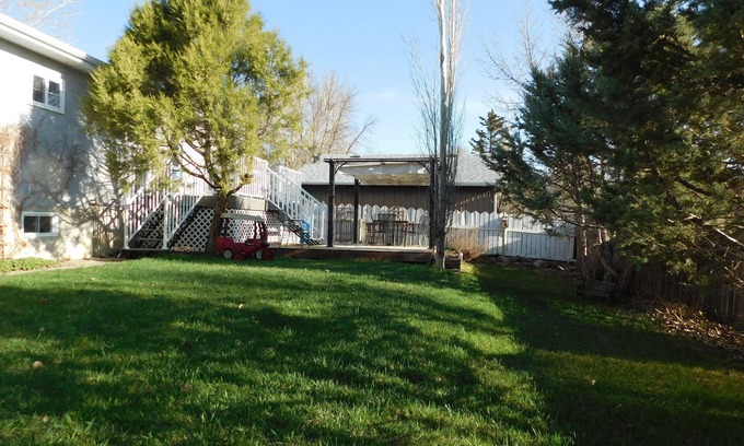 Claresholm House | Family Friendly Air Conditioned Home