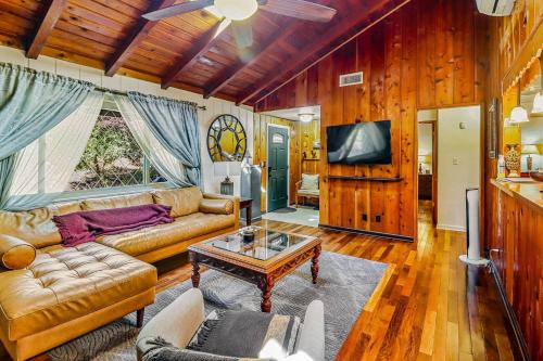 Idyllwild House | Family-friendly Cabin on the Creek, Close to Town