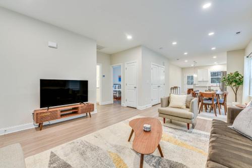 Charlotte House | Family-Friendly Home about 5 Mi to UNC Charlotte!