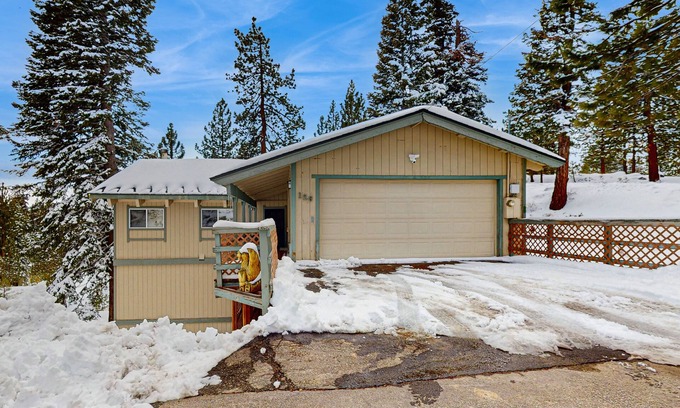 Upper Kingsbury House | Family-friendly home with mountain views, pool table, fireplace, & spacious deck