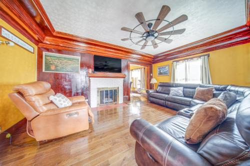 Erie House | Family-Friendly Home Walk to Lake Erie!