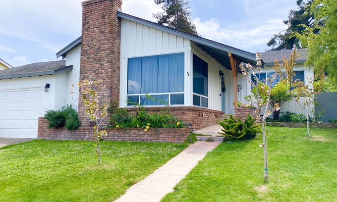 Salinas House | Family Friendly Homestead + 2 Aquarium Passes located 25 minutes from Monterey