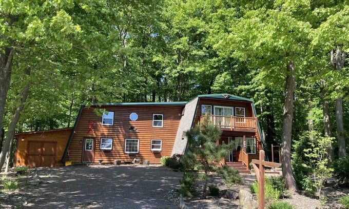 Hidden Valley House | Family Friendly Mtn Escape w/Fire Pit, Surrounded by Forbes State Forest