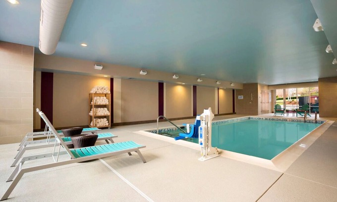 Greensboro Hotel | Family-friendly Oasis Near Piedmont Triad Airport. Pets Allowed, Indoor Pool!