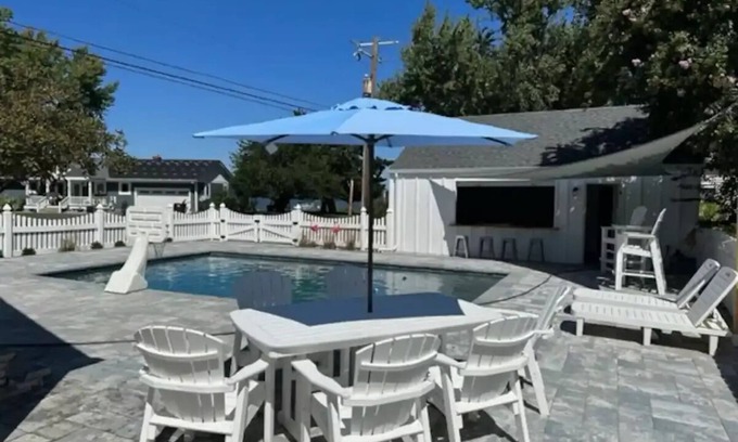 Cambridge House | Family friendly with a Pool and Game Room. Convenient Location with a view.
