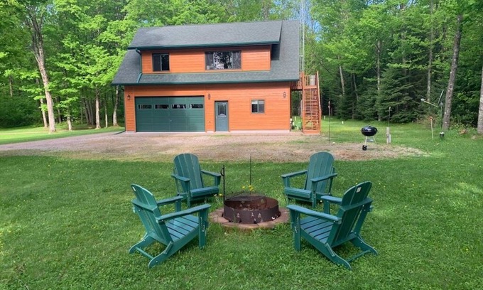 Park Falls House | Family fun on a great fishing lake