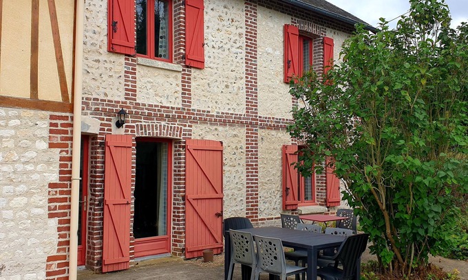 Quevillon Cottage | Family home in the heart of the Boucles de la Seine Normandie Regional Park