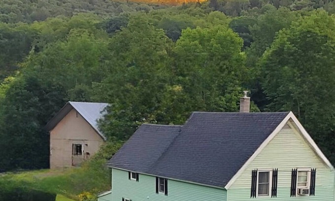 Monroe Bridge House | Family Home in the mountains. Get out and explore!