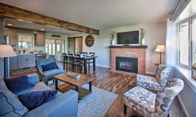 Ronks House | Family Home w/Sunroom & Hot Tub, 12mi to Lancaster